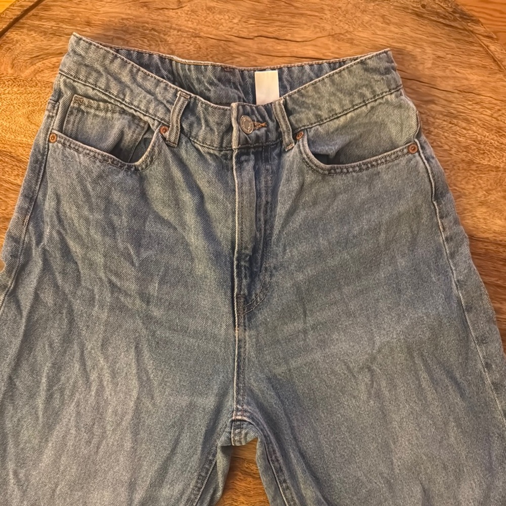 H&M, Size 6. No stretch.